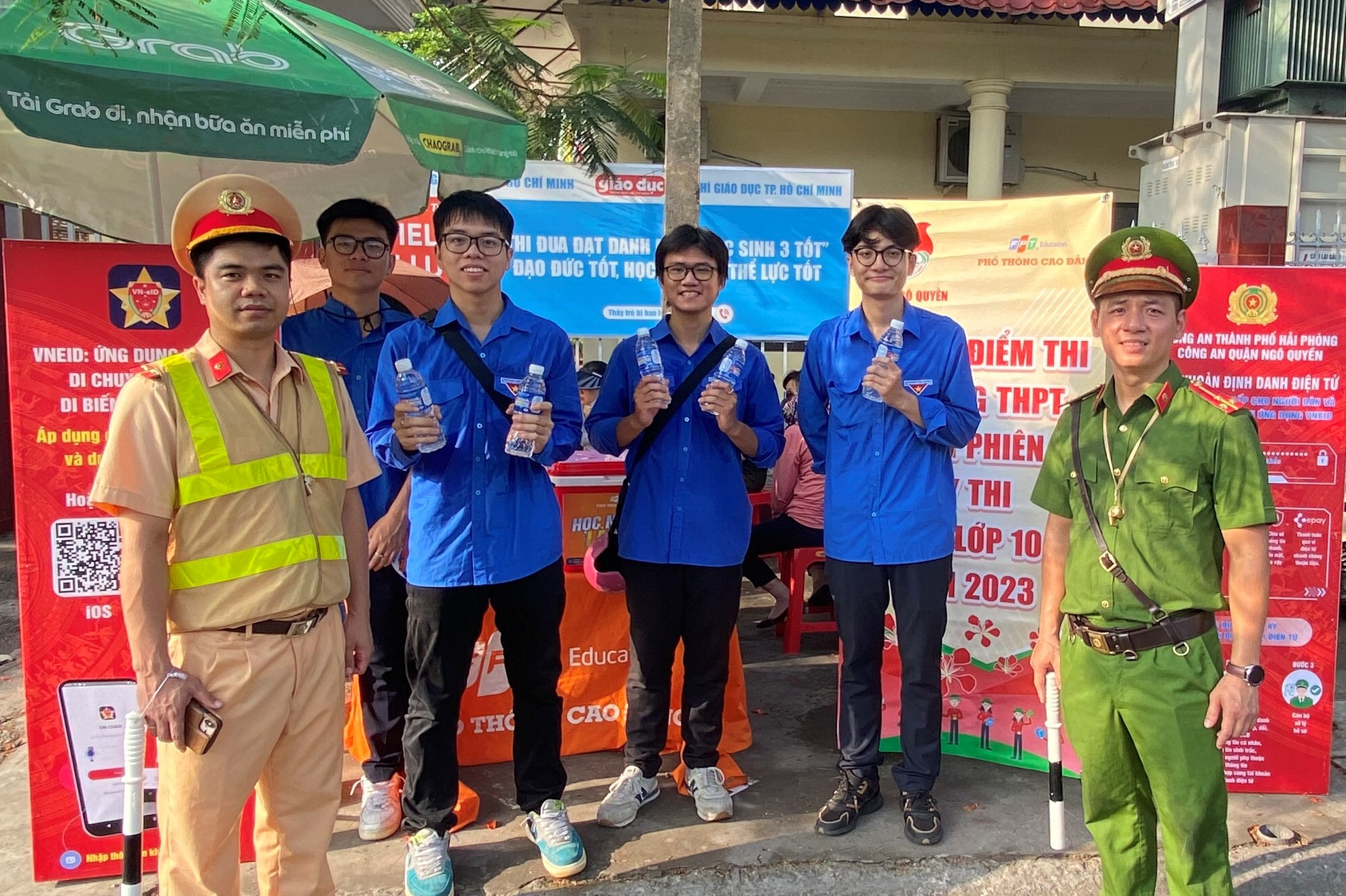 Phấn đấu hoàn thành việc thu nhận, kích hoạt tài khoản định danh điện tử cho công dân đủ điều kiện trên địa bàn thành phố, trước ngày 15/7/2023